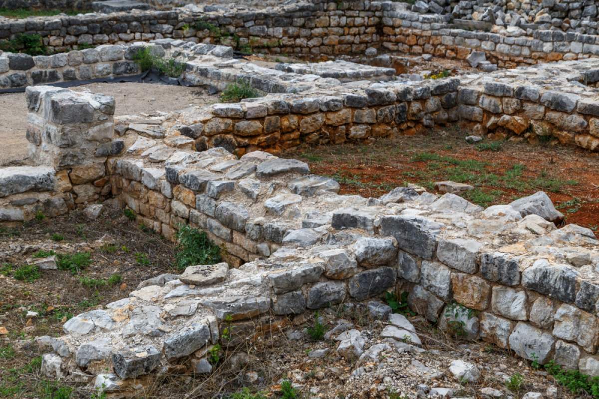 Archäologischer Park Fulfinum - Mirine in Omišalj